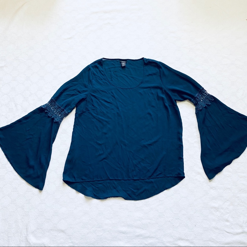 EUC Rue21 Navy Blue Bell Sleeve Blouse